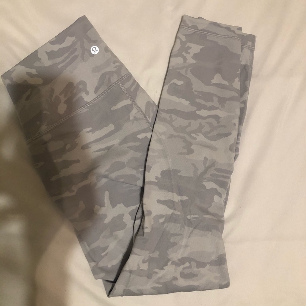 NWOT lululemon Wunder Under leggings